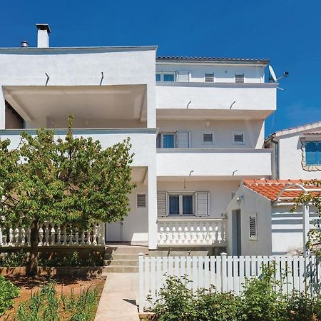 4 Bedroom Cozy Apartment In וודיצה מראה חיצוני תמונה